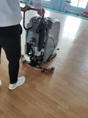 揚子清潔掃地機實(shí)景展示